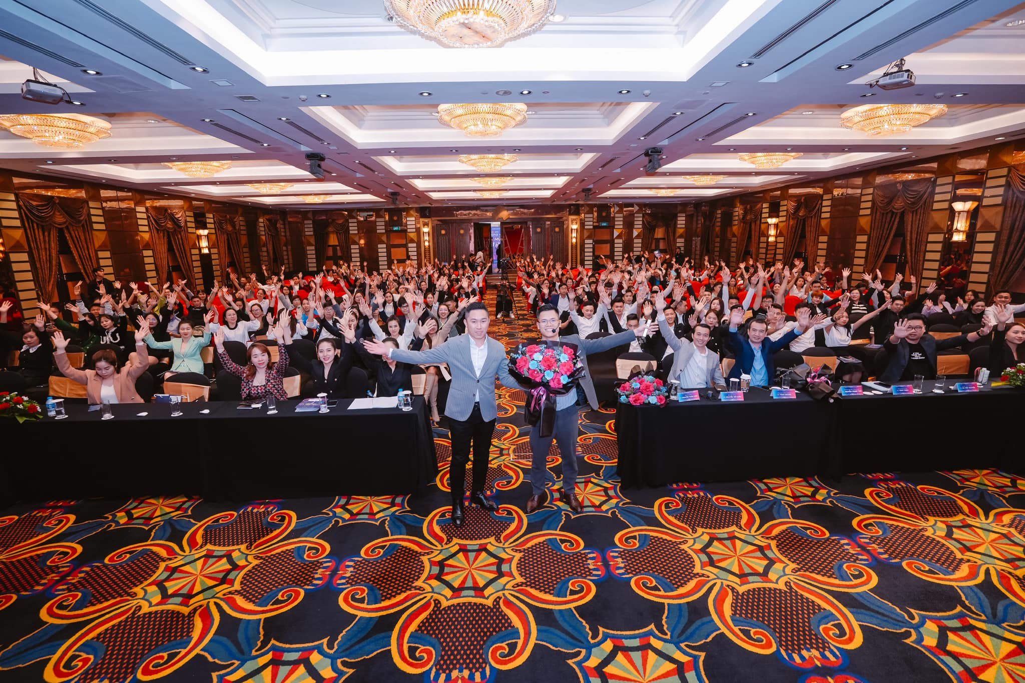 Sự kiện đào tạo Amazon hàng trăm người